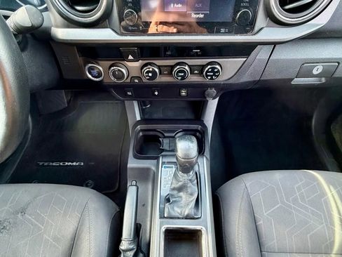 Used 2016 Toyota Tacoma TRD Sport w/ Towing Package image 13