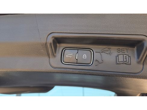 Used 2024 Ford Explorer Limited w/ Limited Technology Package RWD image 14
