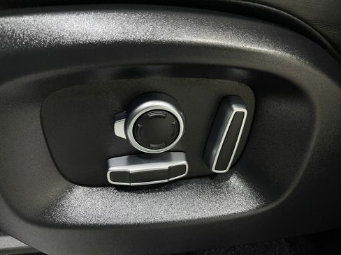 Used 2017 Land Rover Range Rover Sport HSE image 17