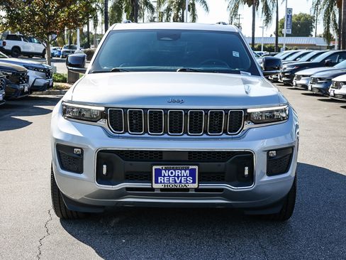 Used 2022 Jeep Grand Cherokee Overland image 2