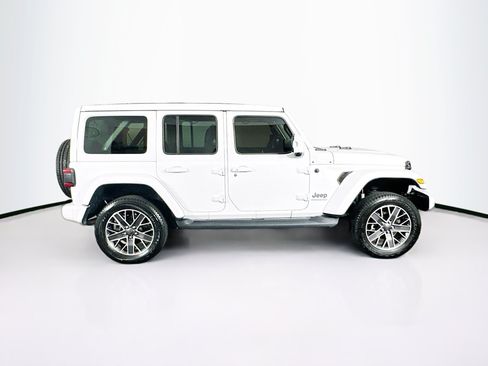 Used 2023 Jeep Wrangler Unlimited Sahara AWD/4WD image 10