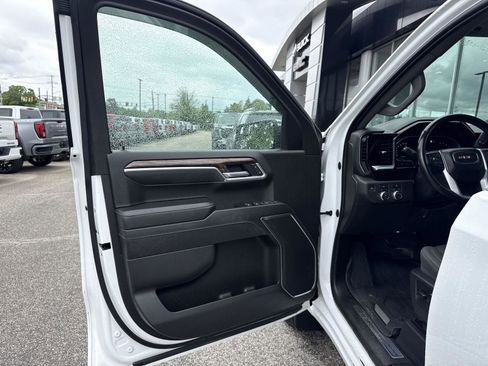 Used 2022 GMC Sierra 1500 SLE AWD/4WD image 12