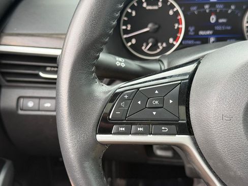 Used 2023 Nissan Altima 2.5 SV w/ SV Premium Package FWD image 22