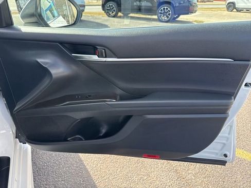 Used 2024 Toyota Camry SE image 16
