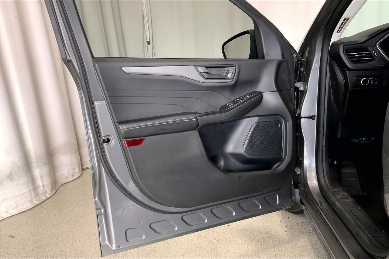Used 2025 Ford Escape Active FWD image 21