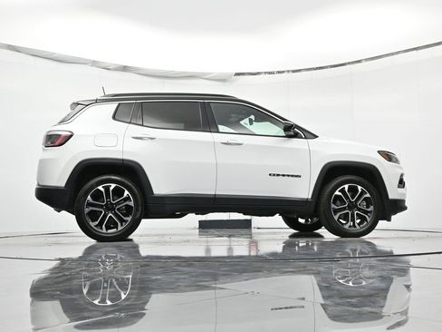 Used 2024 Jeep Compass Limited image 34