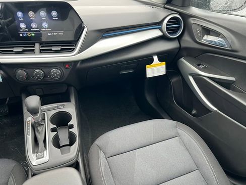 New 2026 Chevrolet Trax LS w/ LS Convenience Package FWD image 20