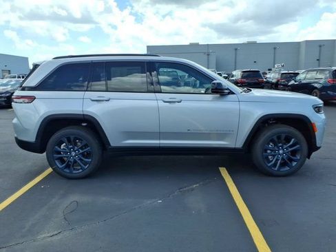 New 2026 Jeep Grand Cherokee Limited AWD/4WD image 15