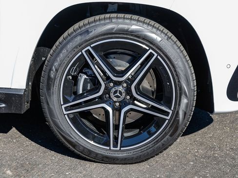 New 2026 Mercedes-Benz GLS 450 4MATIC image 9