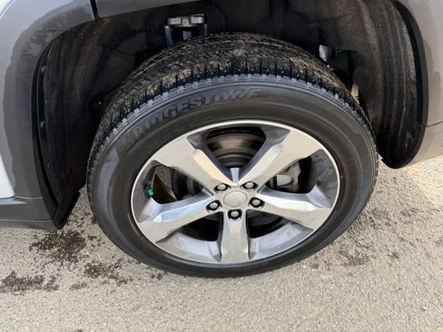 Used 2021 Jeep Grand Cherokee L Limited image 18