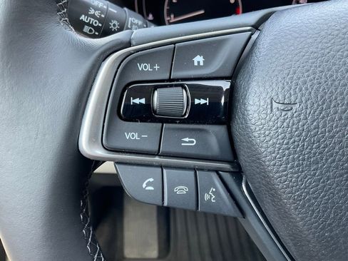 Used 2018 Honda Accord Touring image 13