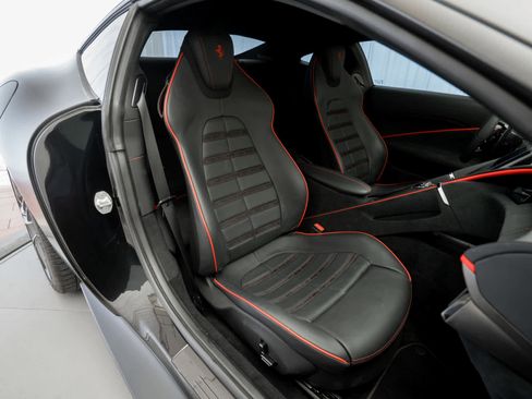 Certified 2022 Ferrari Roma image 16