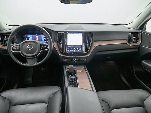 Certified 2023 Volvo XC60 B5 Plus w/ Protection Package Premier AWD/4WD image 23