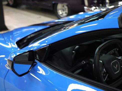 Used 2021 Chevrolet Corvette 2dr Stingray Conv w/ Z51 Performance Package image 18