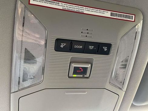 Used 2021 Toyota RAV4 LE image 32