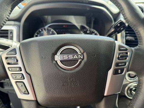 Used 2023 Nissan Titan SV w/ SV Convenience Package AWD/4WD image 28