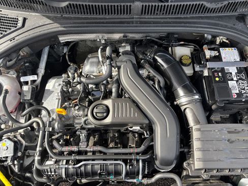 Used 2025 Volkswagen Jetta SE image 31