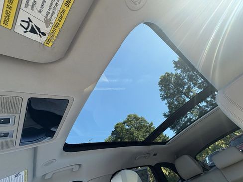 Used 2021 Jaguar F-PACE S image 35