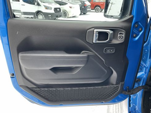 Used 2024 Jeep Wrangler Sport S image 11