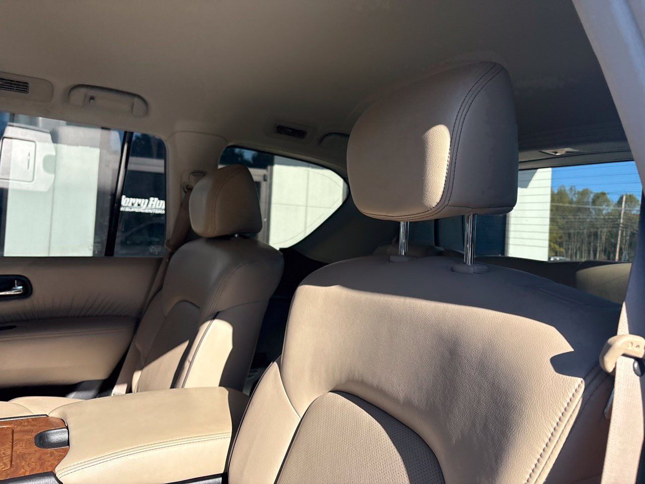 Used 2024 Nissan Armada SL w/ Captain's Chairs Package AWD/4WD image 6