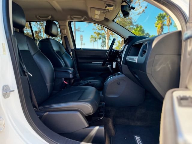 Used 2017 Jeep Compass Latitude FWD image 28