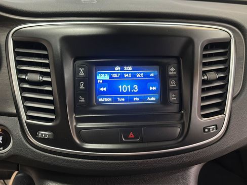 Certified 2016 Chrysler 200 Limited w/ Convenience Group FWD image 19