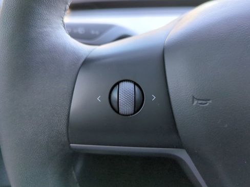 Used 2023 Tesla Model 3 Standard Range image 25