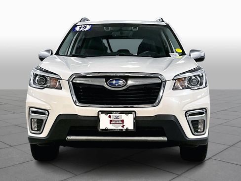Used 2019 Subaru Forester Touring image 3