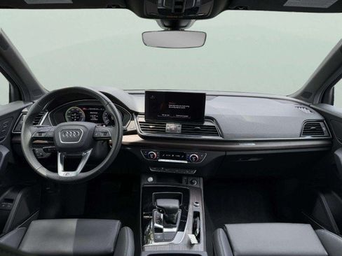 Certified 2025 Audi Q5 e Premium Plus w/ Premium Plus Package AWD/4WD image 10