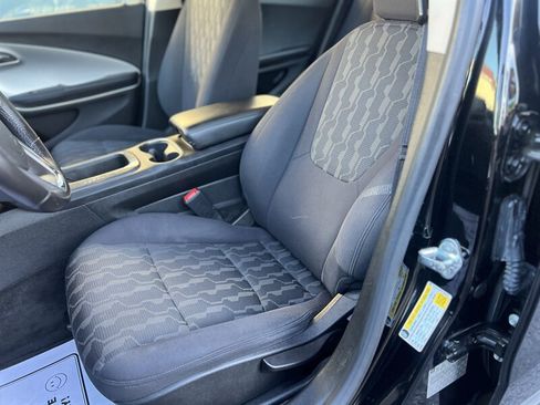 Used 2015 Chevrolet Volt w/ Enhanced Safety Package 1 FWD image 9