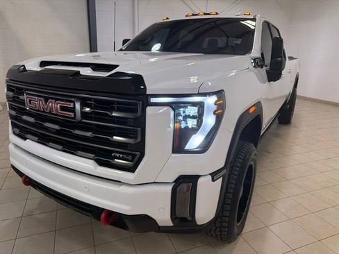 Used 2024 GMC Sierra 3500 AT4 w/ AT4 Premium Plus Package AWD/4WD image 2