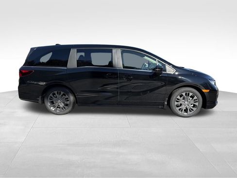 New 2026 Honda Odyssey Touring image 8