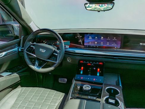 Used 2025 Cadillac Escalade V w/ LPO, ONYX Package AWD/4WD image 17