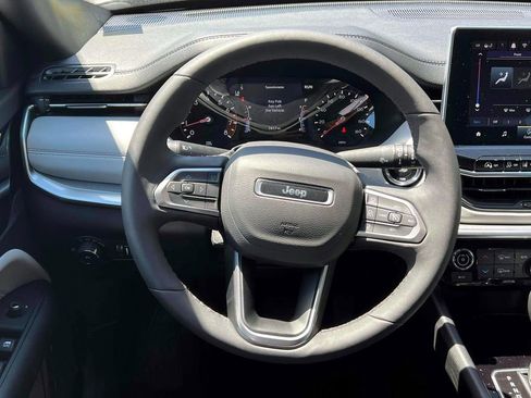 Used 2025 Jeep Compass Limited AWD/4WD image 15