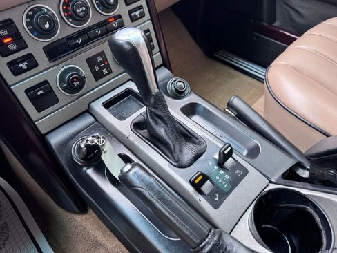 Used 2004 Land Rover Range Rover HSE image 16