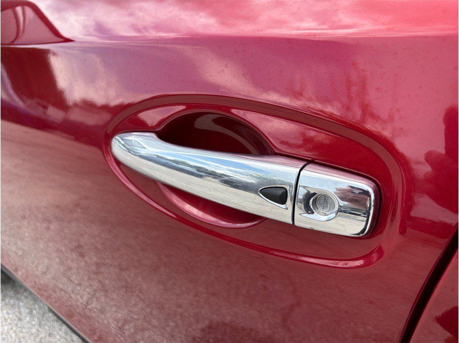 Used 2018 Nissan Rogue SV FWD image 14