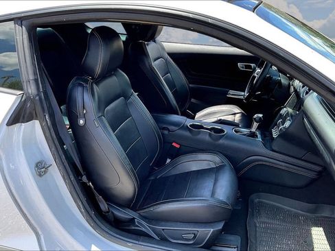 Used 2021 Ford Mustang GT Premium w/ Equipment Group 401A RWD image 28