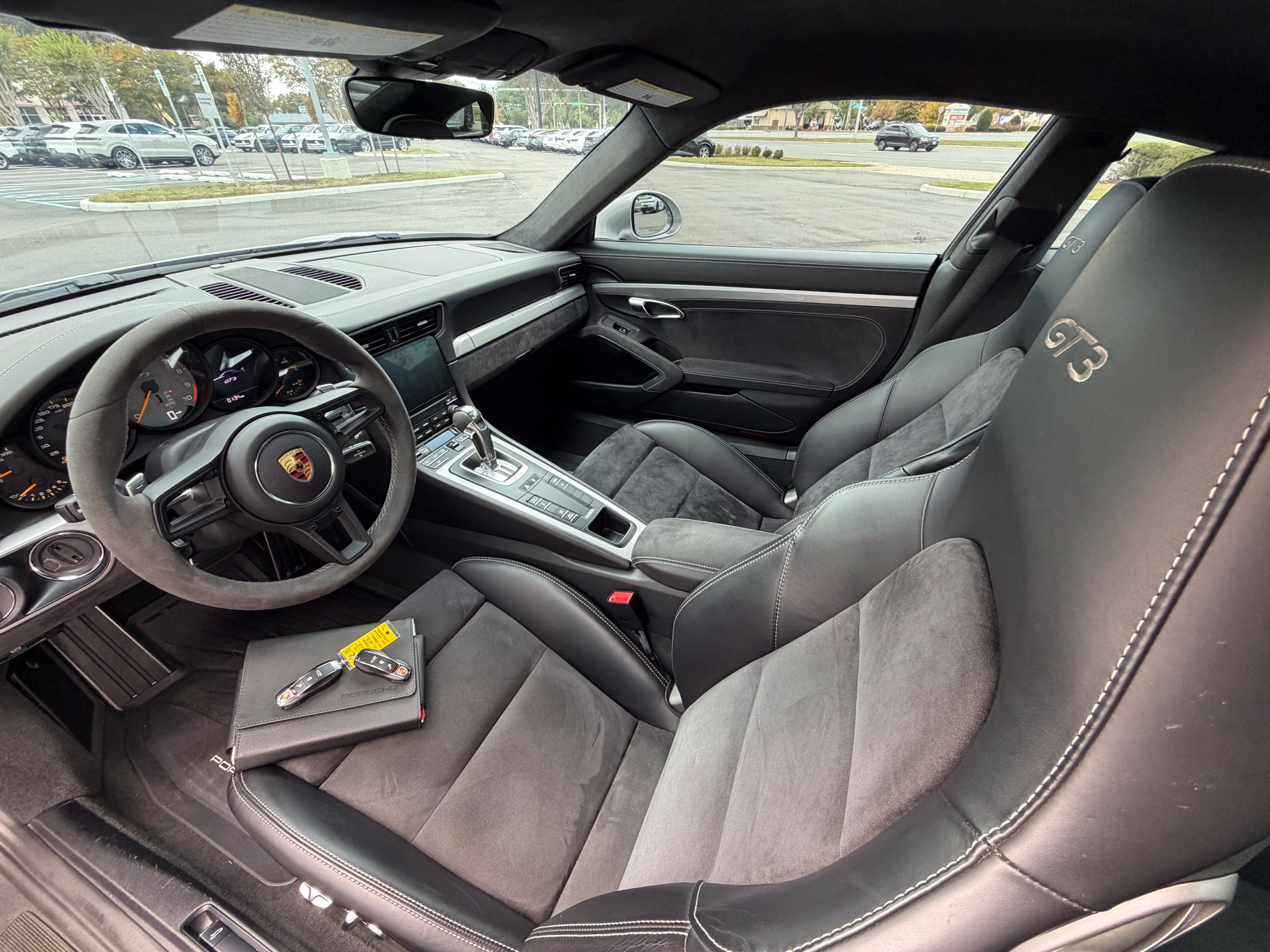 Used 2018 Porsche 911 GT3 RWD image 15