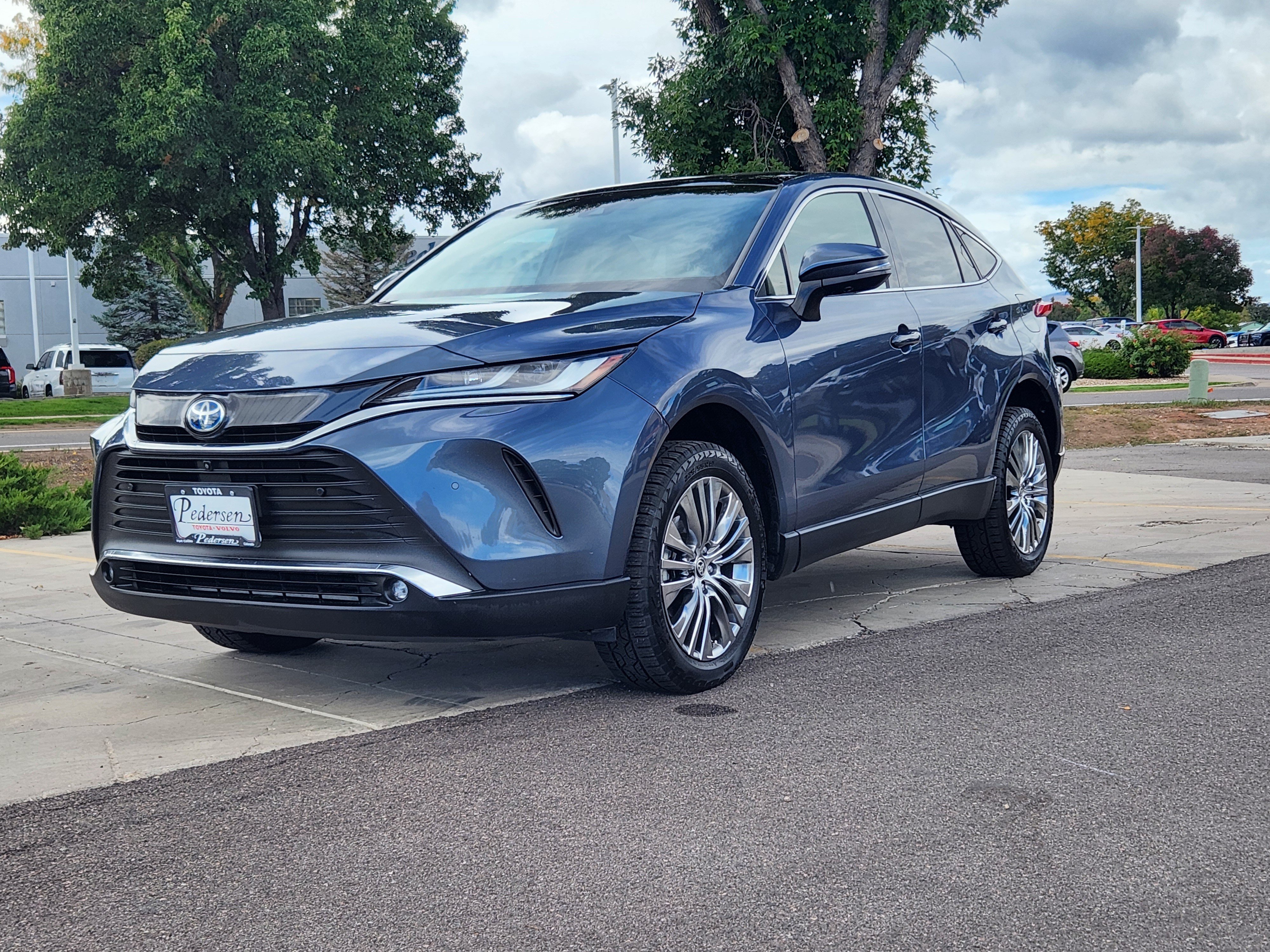 Certified 2023 Toyota Venza Limited AWD/4WD image 2