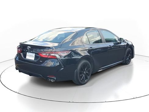 Used 2024 Toyota Camry SE FWD image 4