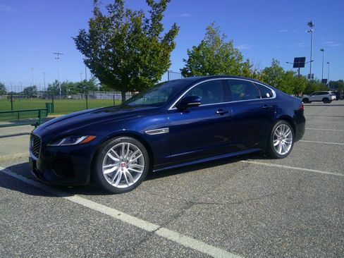 Used 2023 Jaguar XF R-Dynamic SE AWD/4WD image 6