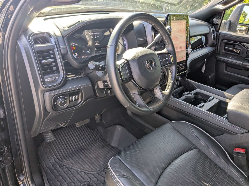 Used 2025 RAM 3500 Limited AWD/4WD image 23