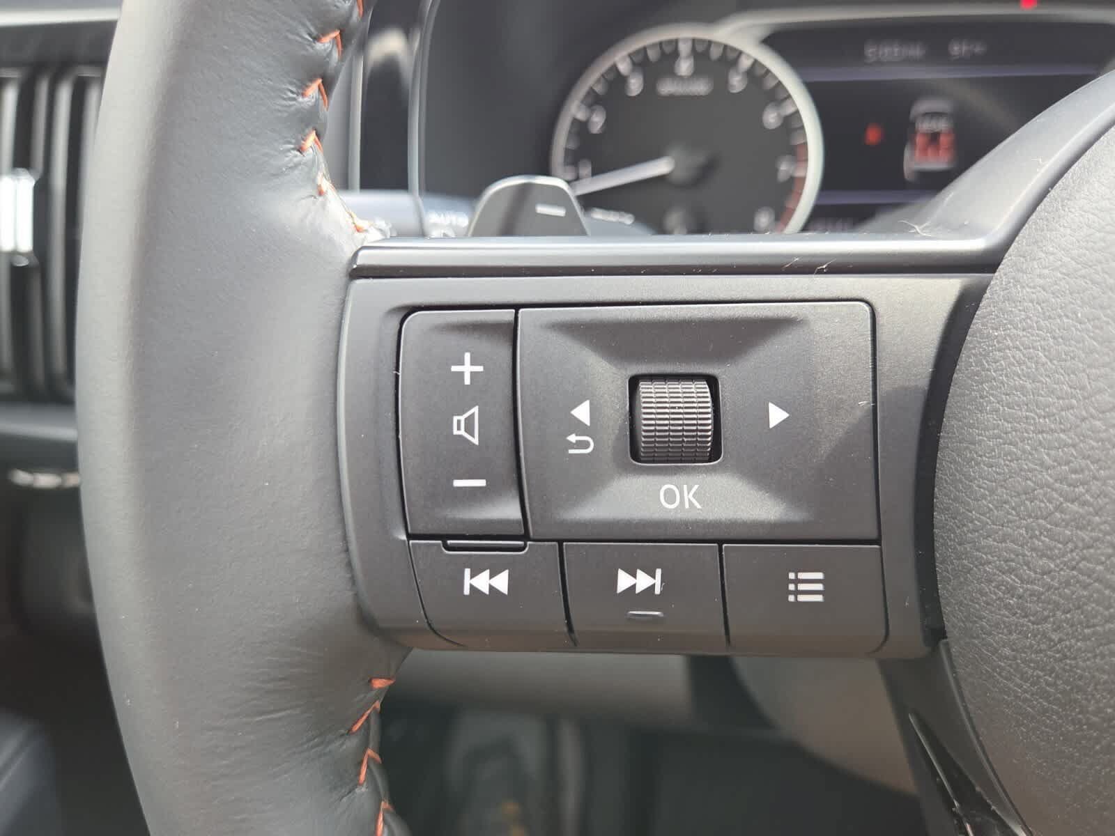Used 2024 Nissan Pathfinder Rock Creek AWD/4WD image 12