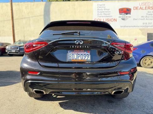 Used 2018 INFINITI QX30 Premium w/ Navigation Package image 17