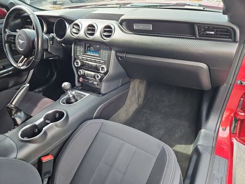 Used 2018 Ford Mustang Coupe RWD image 29