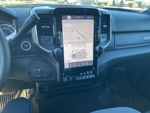 New 2025 RAM 2500 Big Horn AWD/4WD image 13