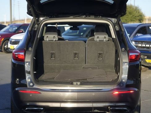Used 2018 Buick Enclave Premium image 31