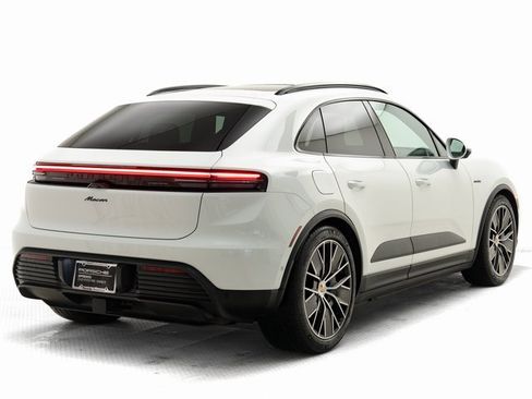 Used 2025 Porsche Macan Electric image 33