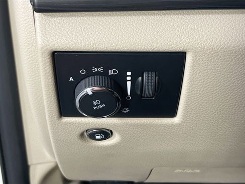 Used 2022 Jeep Grand Cherokee Laredo E w/ Security & Convenience Group image 10