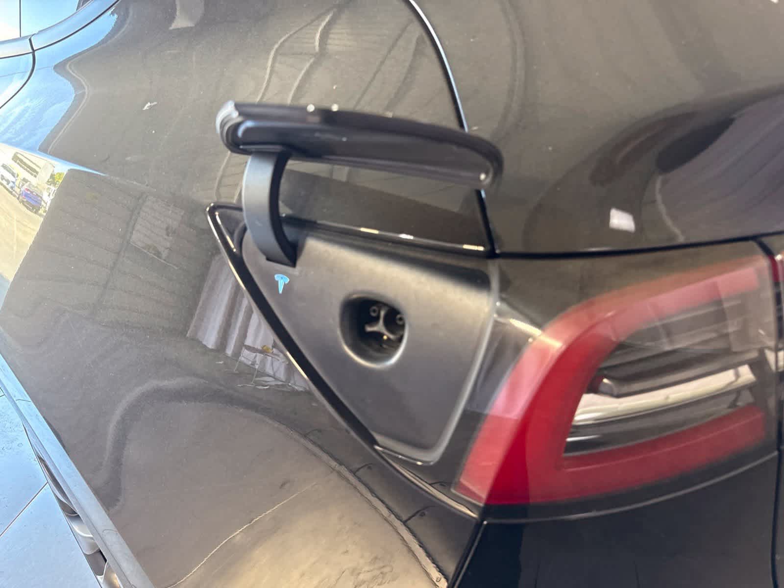Used 2023 Tesla Model Y Performance AWD/4WD image 11